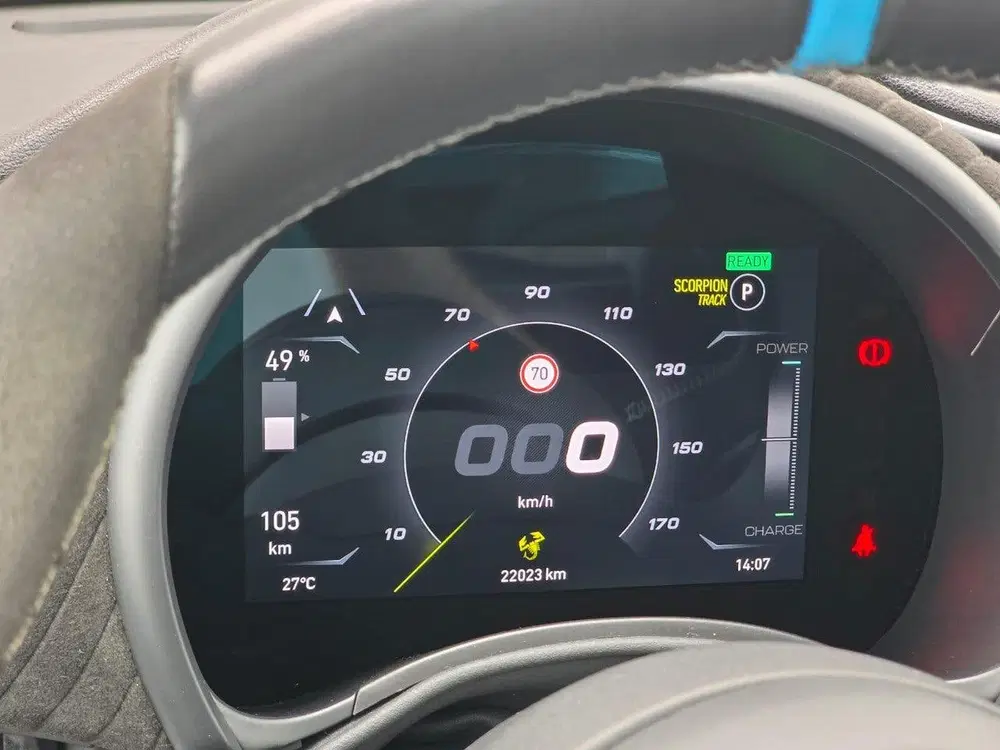 Abarth 500 Turismo 42 kWh Navigatie uit 2024, foto 13