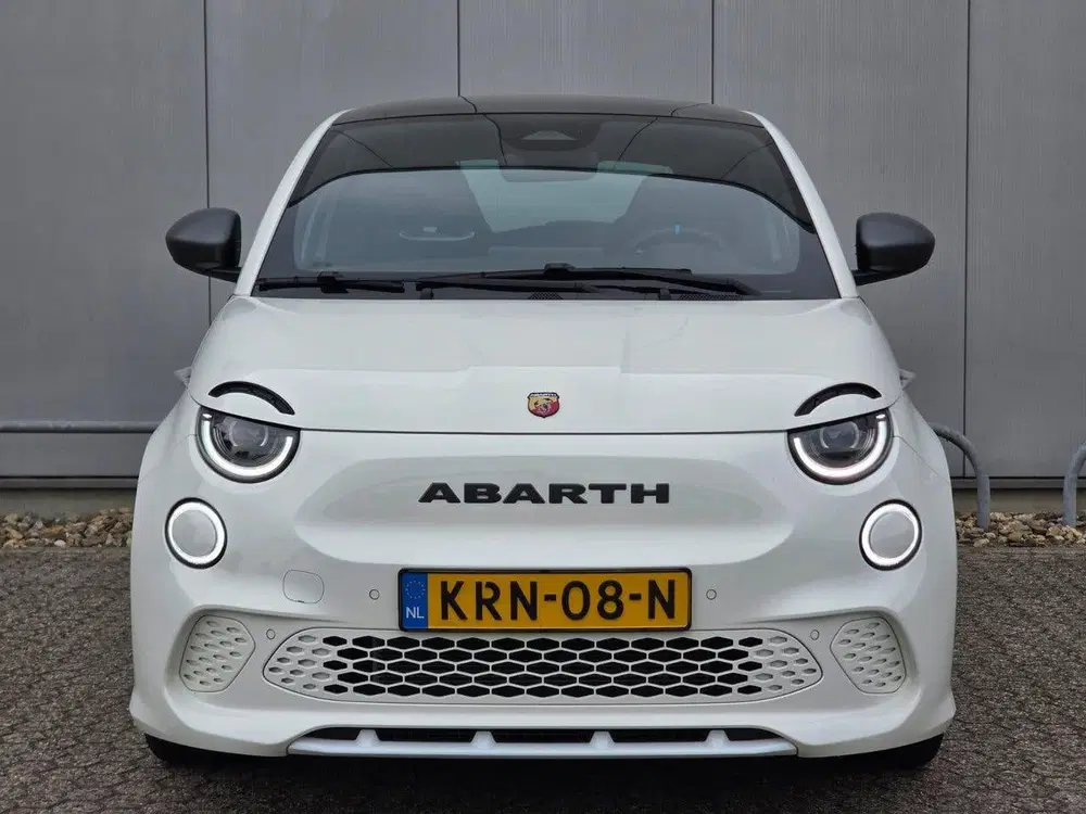 Abarth 500 Turismo 42 kWh Navigatie uit 2024, foto 2