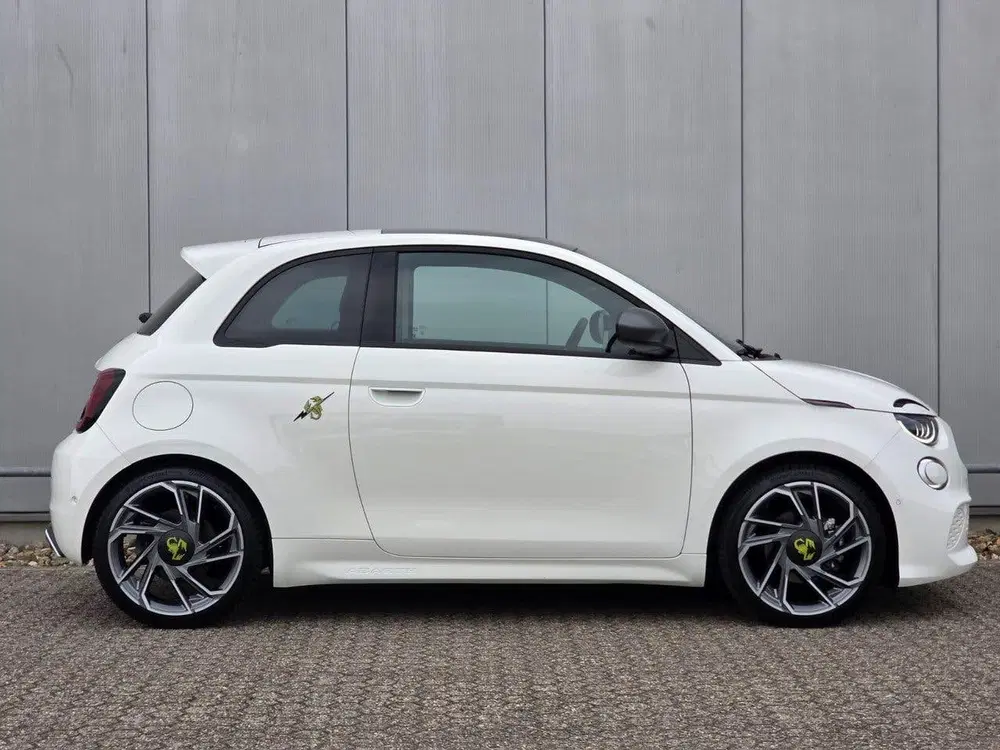 Abarth 500 Turismo 42 kWh Navigatie uit 2024, foto 4