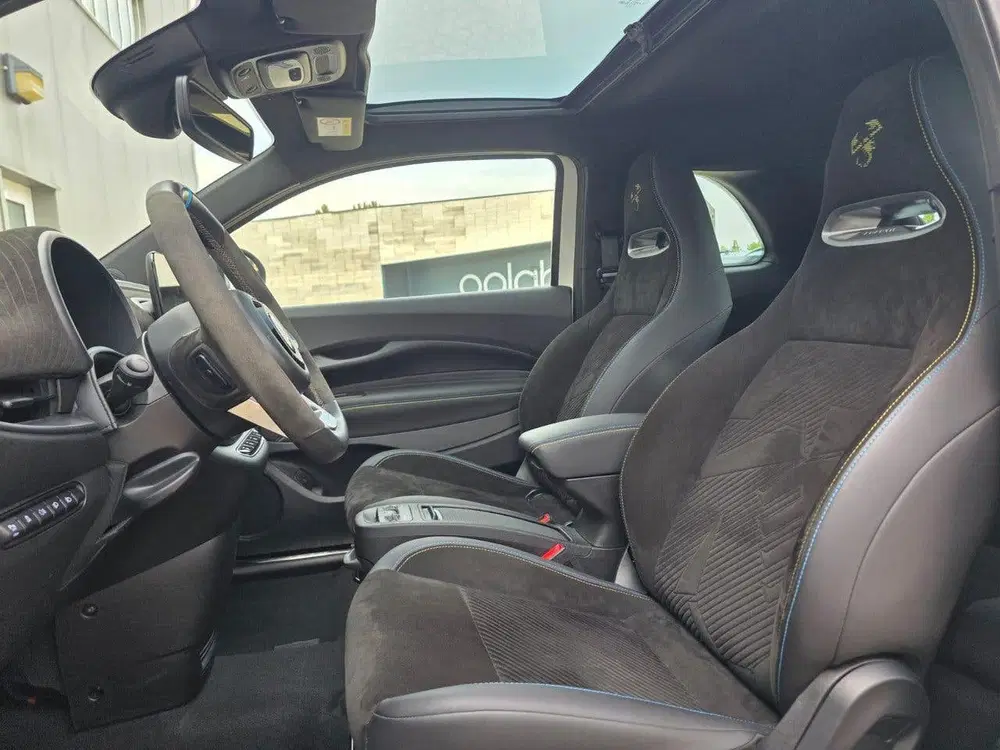 Abarth 500 Turismo 42 kWh Navigatie uit 2024, foto 7