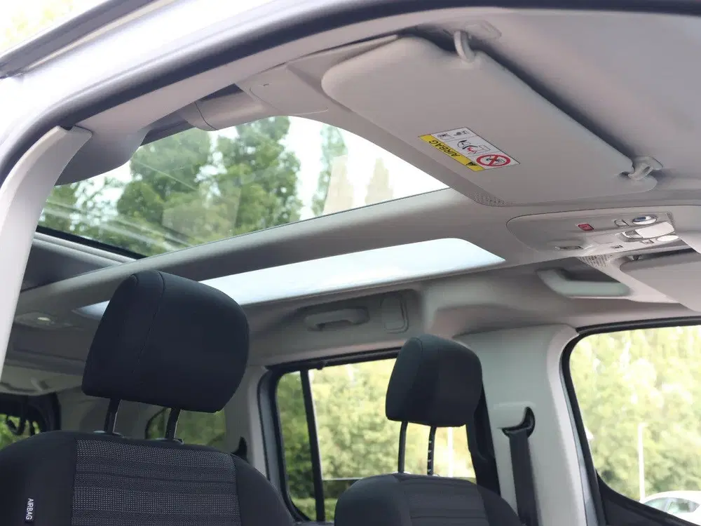 Opel Combo Life L1H1 Elegance 50 kWh 136pk uit 2022, foto 10
