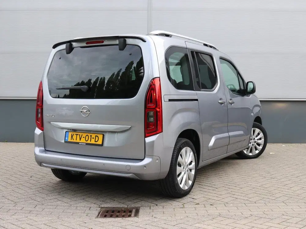 Opel Combo Life L1H1 Elegance 50 kWh 136pk uit 2022, foto 3