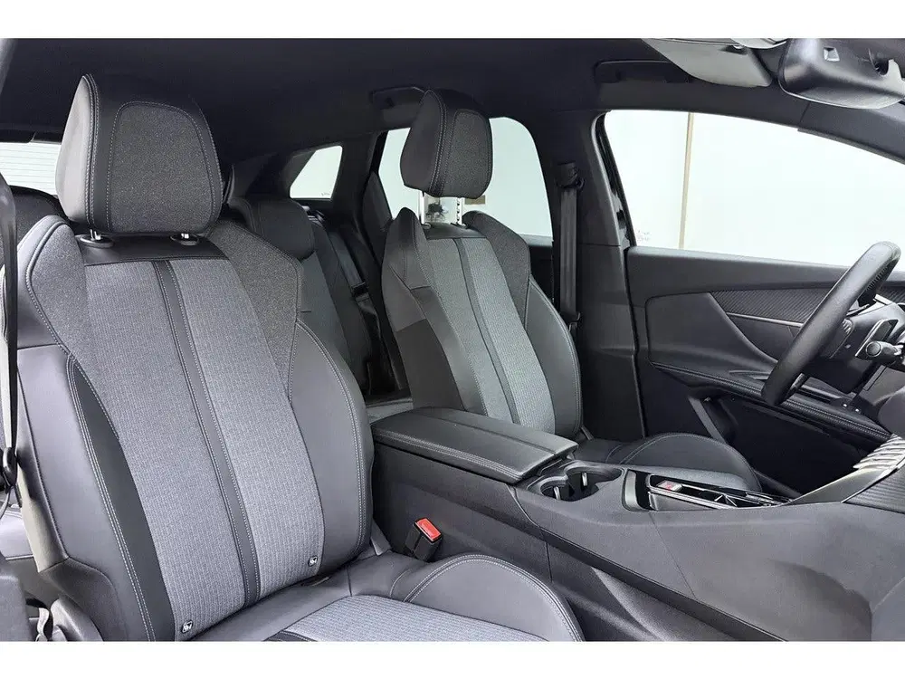 Peugeot 3008 1.6 HYbrid 180 Allure Pack Business uit 2024, foto 14