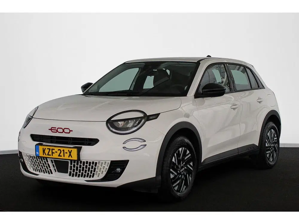 Fiat 600e RED 54 kWh Apple CarPlay Climate Control S uit 2024