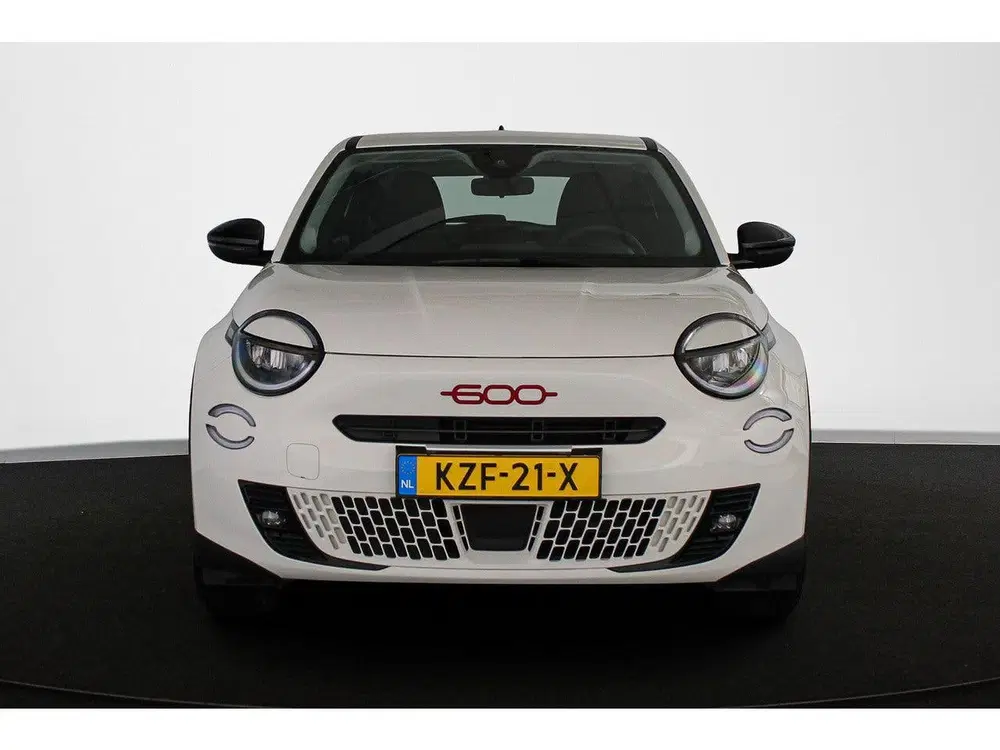 Fiat 600e RED 54 kWh Apple CarPlay Climate Control S uit 2024, foto 14