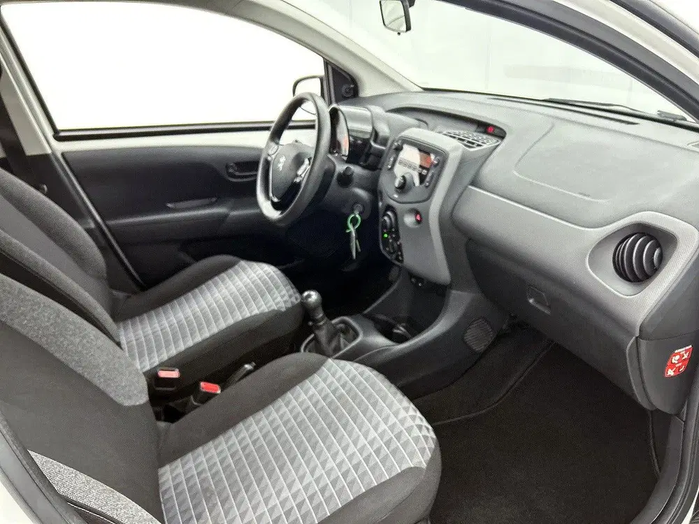 Peugeot 108 1.0 72pk Active uit 2021, foto 12