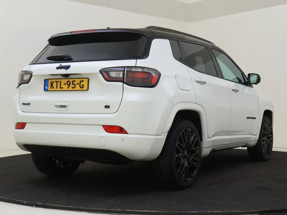 Jeep Compass 4xe 240PK Plug-in Hybrid Electric S Stoel uit 2022, foto 11