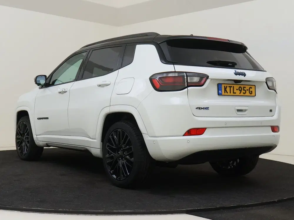 Jeep Compass 4xe 240PK Plug-in Hybrid Electric S Stoel uit 2022, foto 4