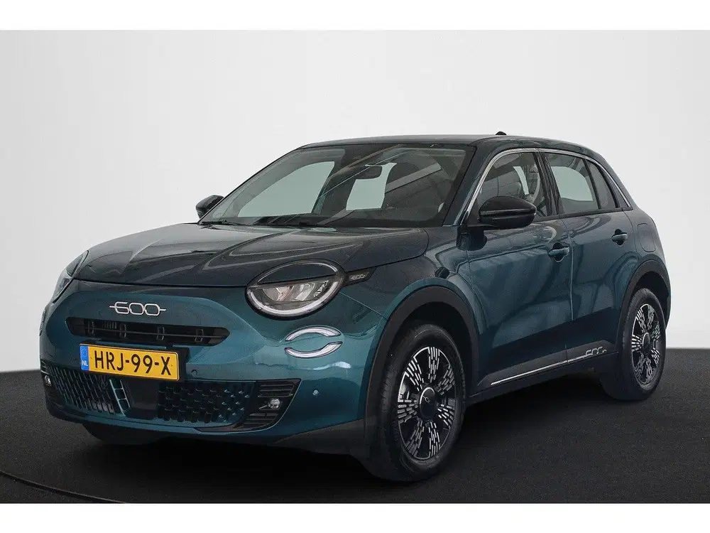 Fiat 600 1.2 Hybrid Urban Stoelverwarming Camera Ap uit 2025