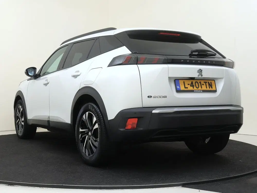 Peugeot 2008 EV Allure Pack 50 kWh SOH 90 uit 2021, foto 4
