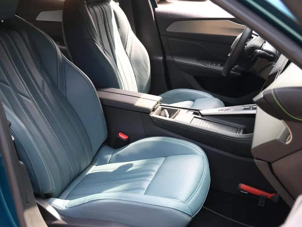 Peugeot 408 1.2 PureTech GT 130 EAT8 uit 2023, foto 9