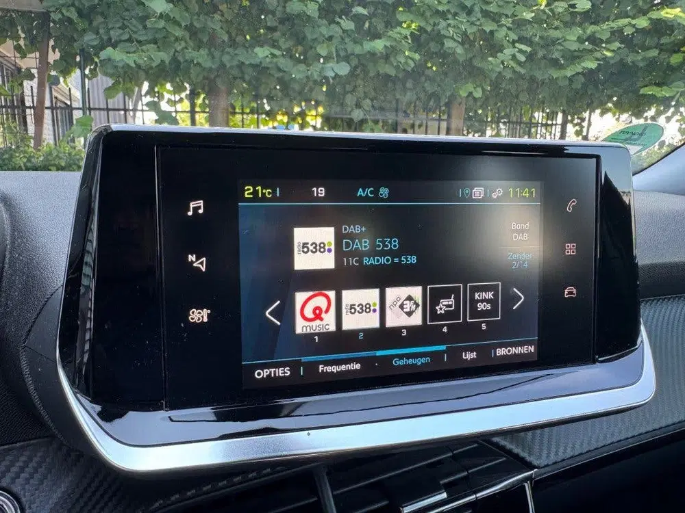 Peugeot 2008 EV Active pack + Led + Nav + Lmv Car play uit 2022, foto 15
