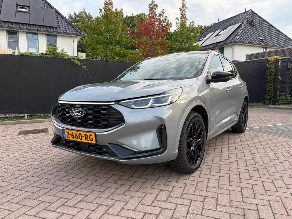 Ford Kuga 2.5 PHEV St-line X Black Style met trekhaa uit 2024