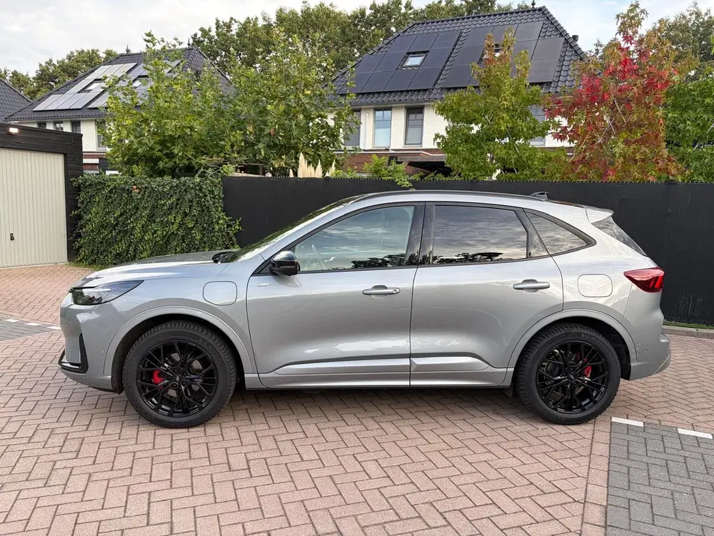 Ford Kuga 2.5 PHEV St-line X Black Style met trekhaa uit 2024, foto 2