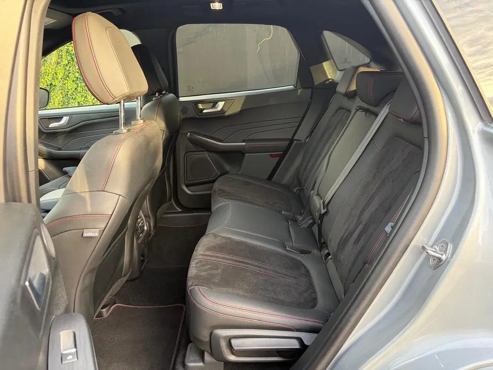 Ford Kuga 2.5 PHEV St-line X Black Style met trekhaa uit 2024, foto 8