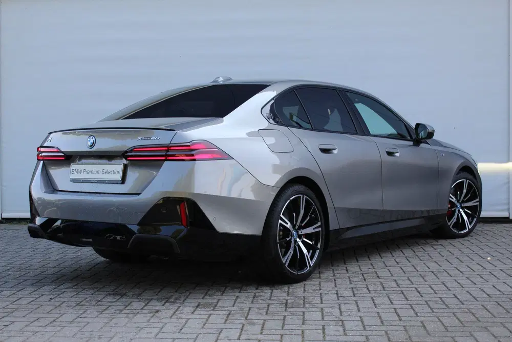 BMW i5 xDrive40 M Sport uit 2026, foto 2