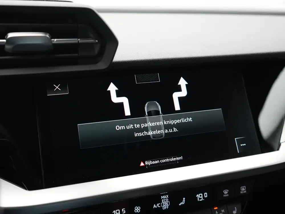 Audi A3 45 TFSI e S Line PHEV 245pk Dealer O.H. uit 2022, foto 14