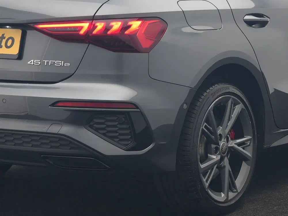 Audi A3 45 TFSI e S Line PHEV 245pk Dealer O.H. uit 2022, foto 9