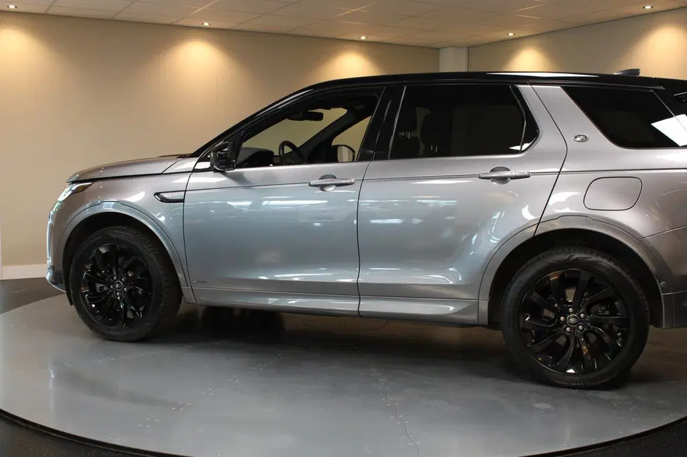Land Rover Discovery Sport P300e 1.5 R-Dynamic HSE *309Pk* T uit 2021, foto 2