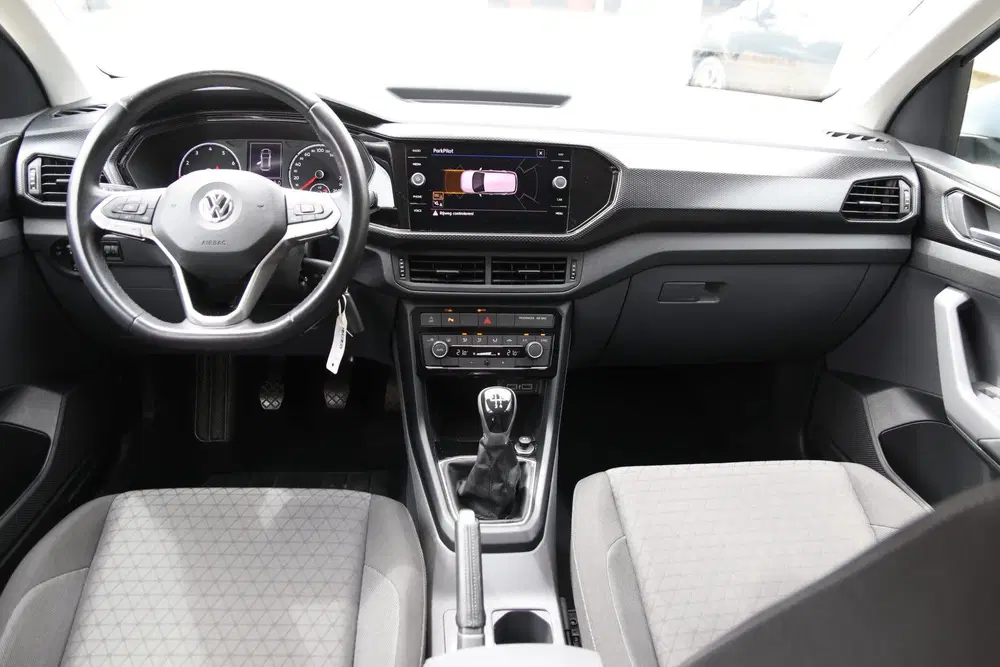 Volkswagen T-Cross 1.0 TSI Life Business uit 2020, foto 2