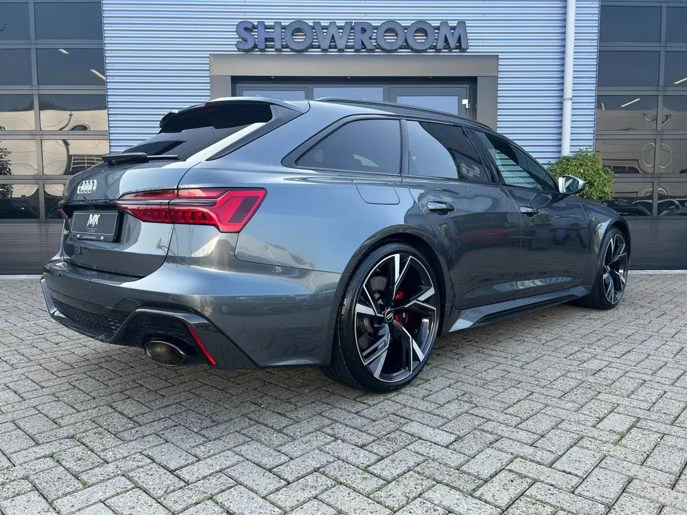 Audi RS6 Quattro uit 2020, foto 9