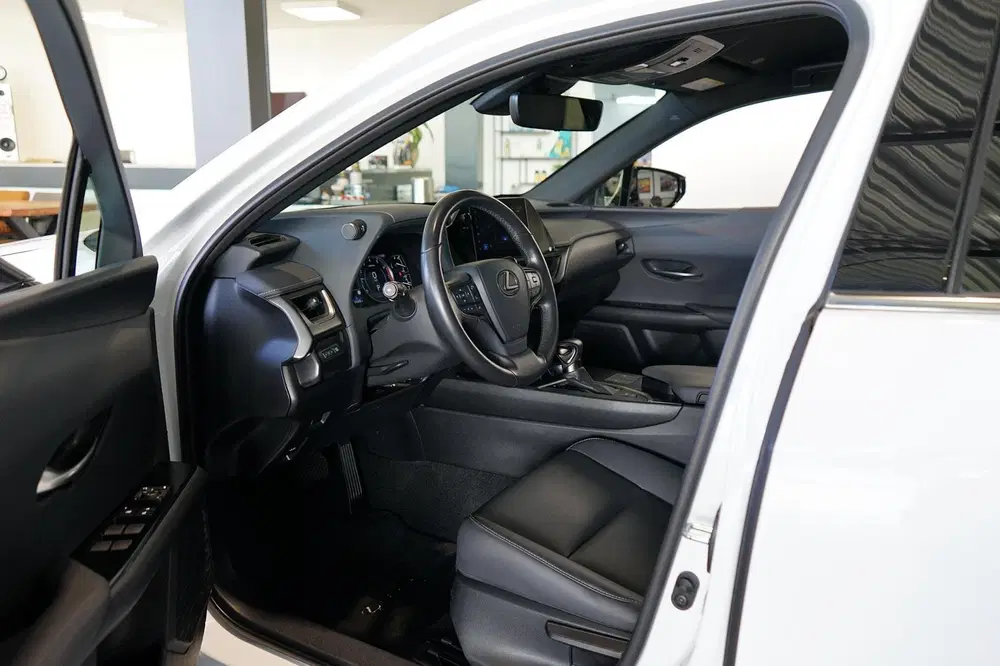 Lexus UX 250h F Sport LEDER uit 2023, foto 4