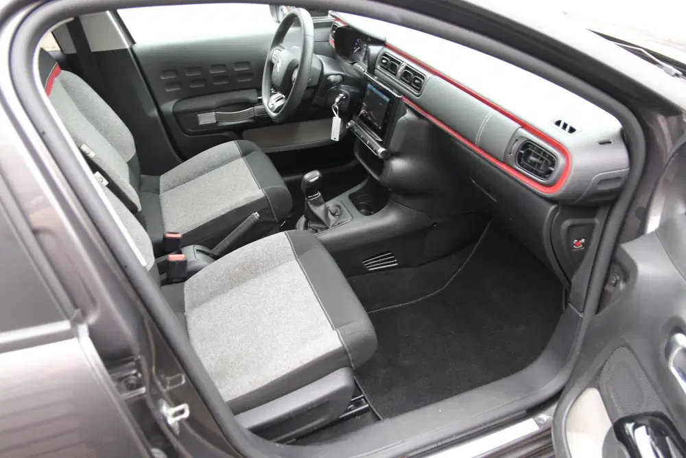 Citroën C3 1.2 PureTech C-Series Navi uit 2022, foto 12