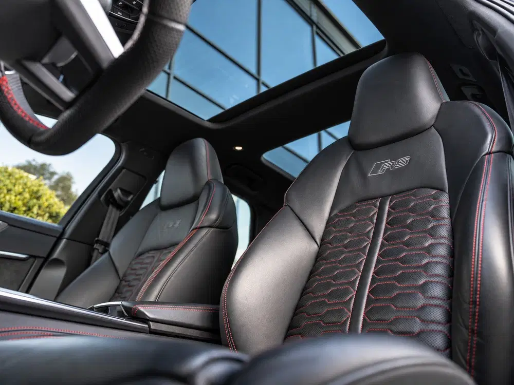 Audi RS6 4.0 TFSI Quattro uit 2022, foto 12