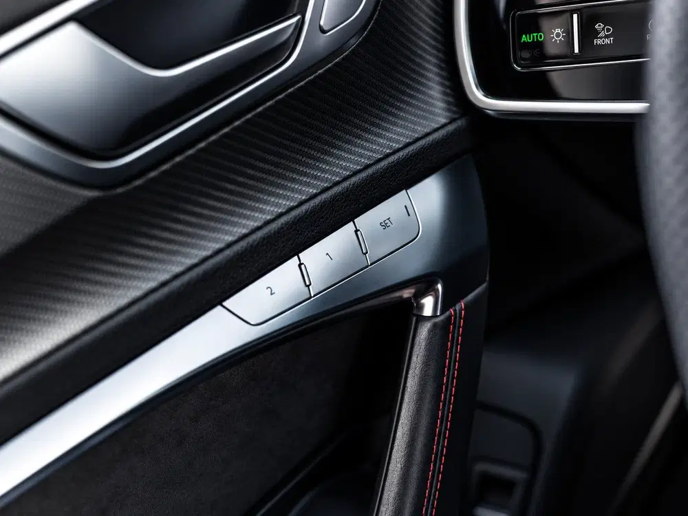 Audi RS6 4.0 TFSI Quattro uit 2022, foto 14