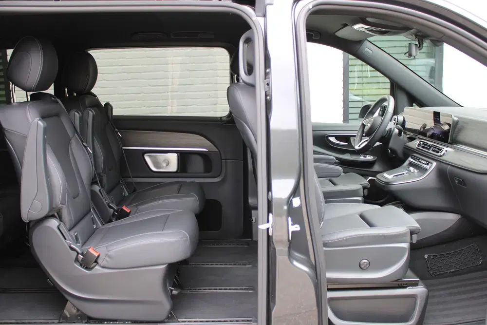 Mercedes-Benz EQV 300 L2 uit 2024, foto 4