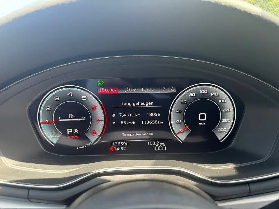 Audi A4 35 TFSI Advanced Edition Digi dash uit 2023, foto 10
