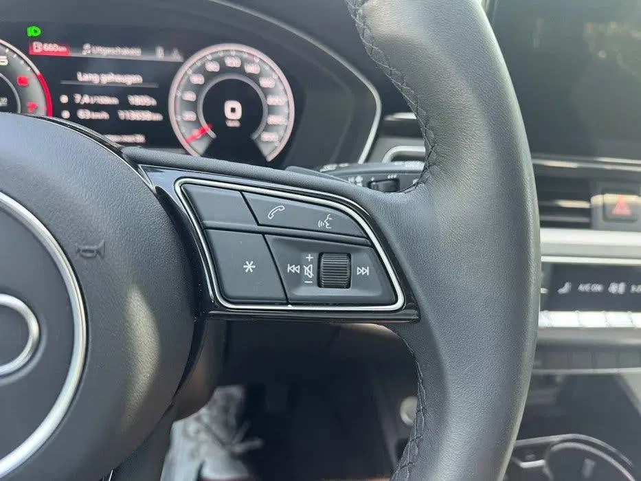 Audi A4 35 TFSI Advanced Edition Digi dash uit 2023, foto 13