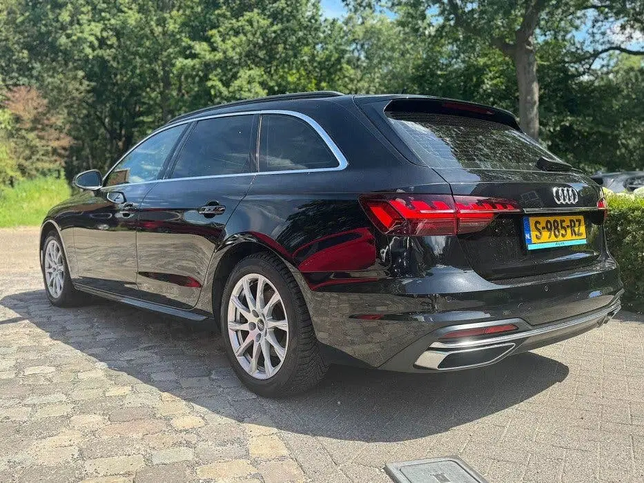 Audi A4 35 TFSI Advanced Edition Digi dash uit 2023, foto 4