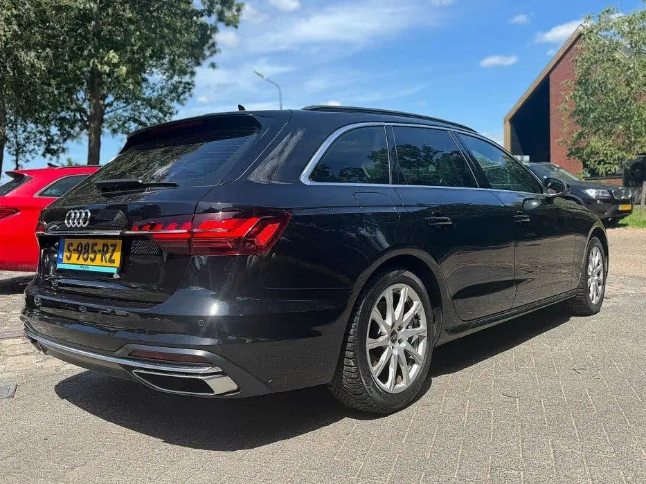 Audi A4 35 TFSI Advanced Edition Digi dash uit 2023, foto 7