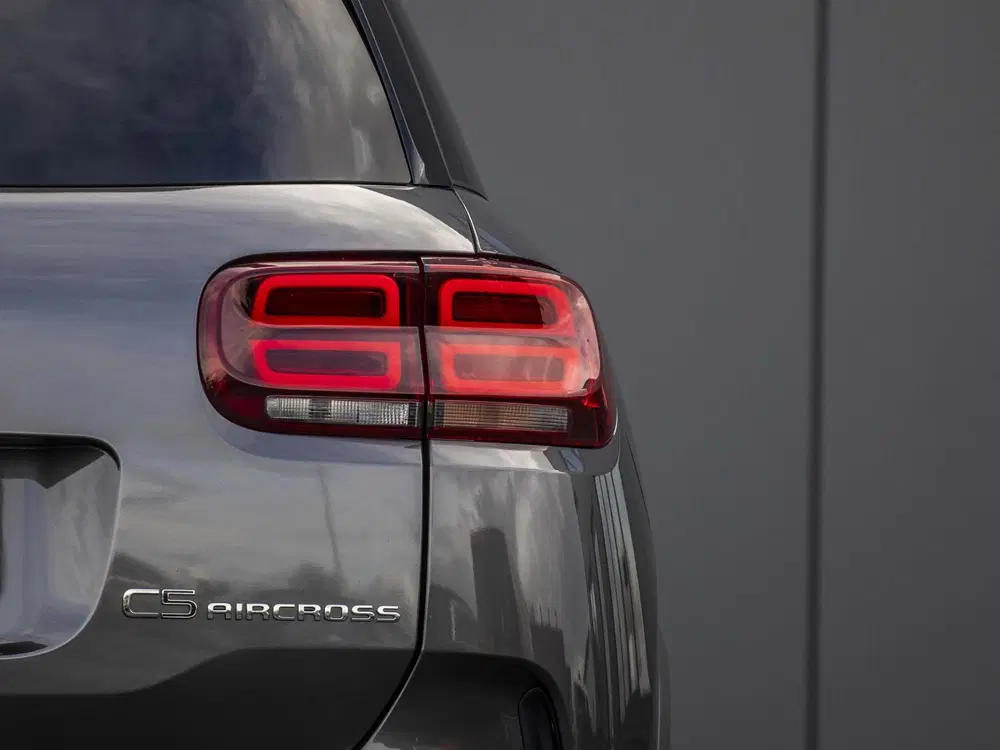 Citroën C5 Aircross Citroen C5 Aircross 1.6 Plug-in Hybrid 225 uit 2022, foto 8