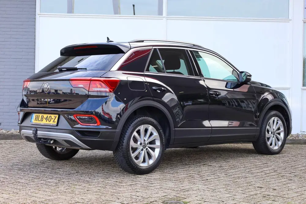 Volkswagen T-Roc 1.5 TSI 150pk DSG Life Edition uit 2024, foto 2