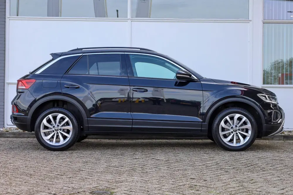 Volkswagen T-Roc 1.5 TSI 150pk DSG Life Edition uit 2024, foto 3