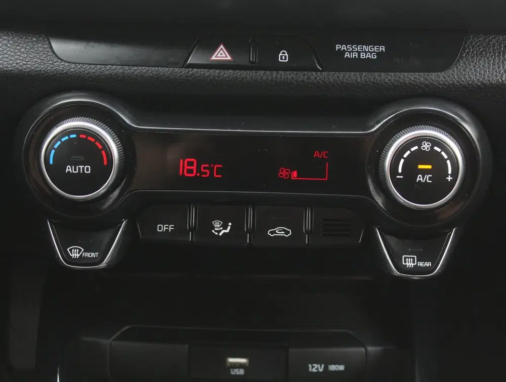 Kia Stonic 1.0 T-GDi MHEV DynamicPlusLine CLIMATE uit 2022, foto 14