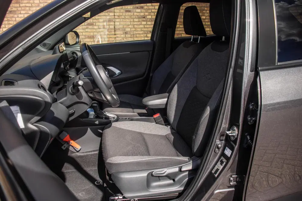 Toyota Yaris Cross 1.5 Hybrid First Edition uit 2021, foto 10