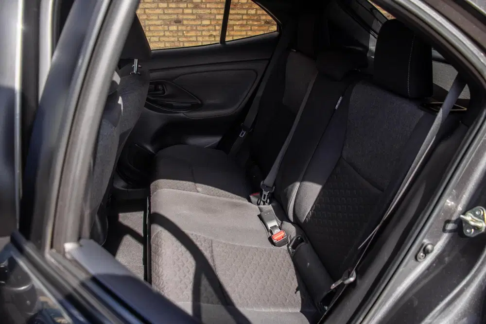 Toyota Yaris Cross 1.5 Hybrid First Edition uit 2021, foto 11