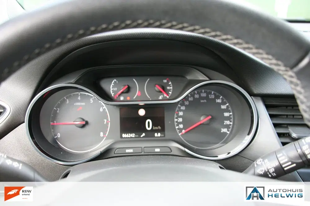 Opel Crossland 1.2 Turbo Elegance uit 2021, foto 15