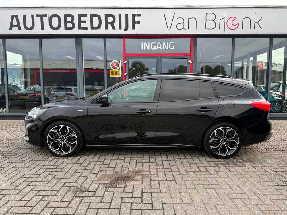 Ford Focus 1.0 EcoBoost ST Line Business uit 2020, foto 2