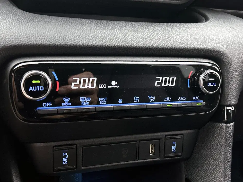 Toyota Yaris 1.5 Hybrid Executive uit 2023, foto 12