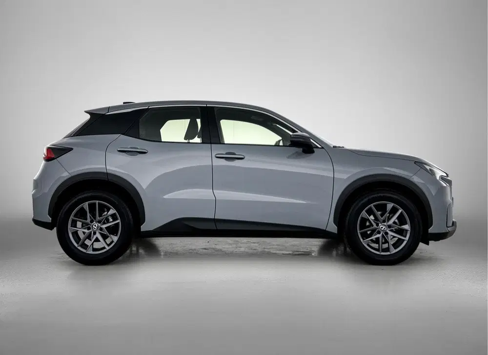 Lexus LBX 2WD uit 2025, foto 12