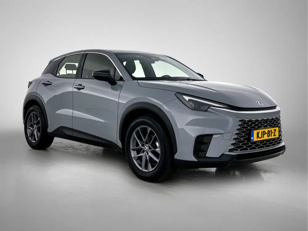 Lexus LBX 2WD uit 2025, foto 13