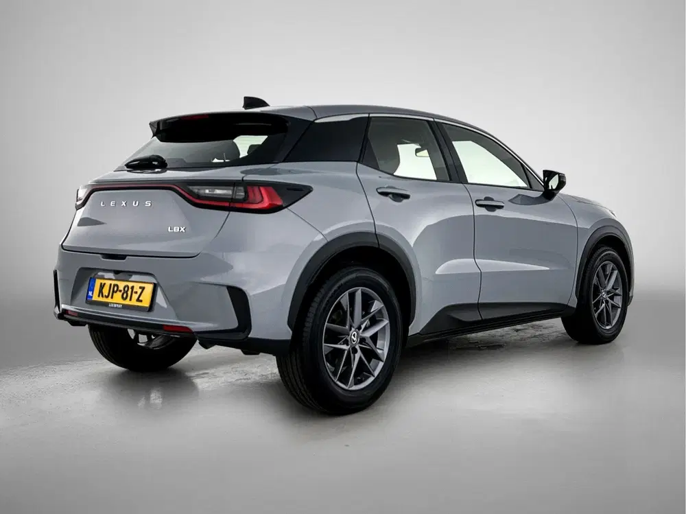 Lexus LBX 2WD uit 2025, foto 2