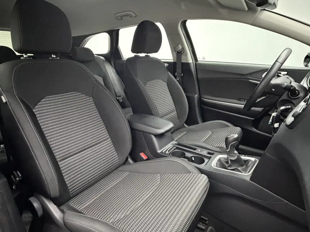 Kia Ceed 1.0 T-GDi DynamicLine uit 2022, foto 9