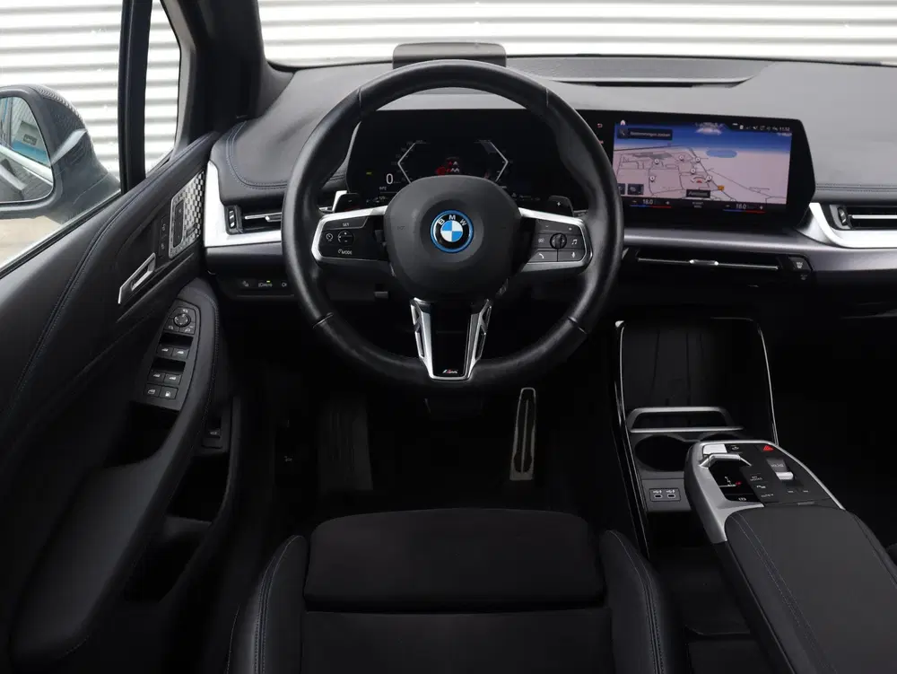 BMW 2-serie Active Tourer 225e xDrive uit 2023, foto 9