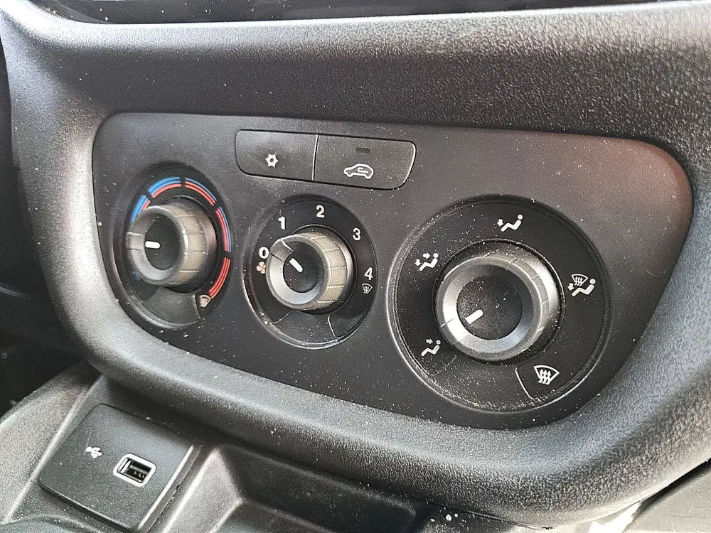 Fiat Doblo 1.3 ac euro6 uit 2020, foto 10
