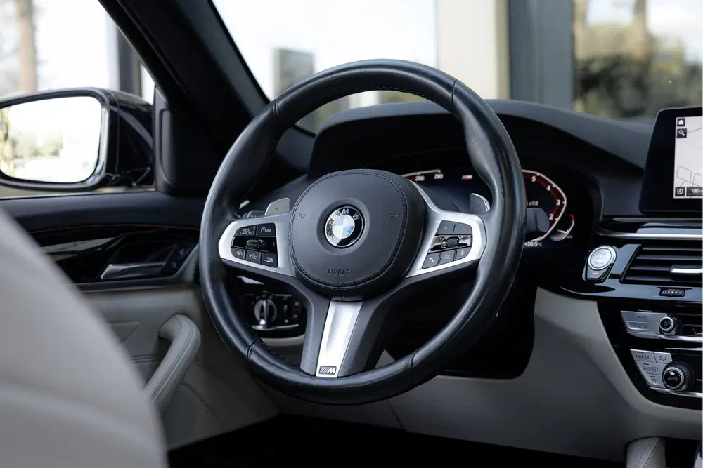 BMW 5-serie Sedan 530i Aut. High Executive uit 2020, foto 14